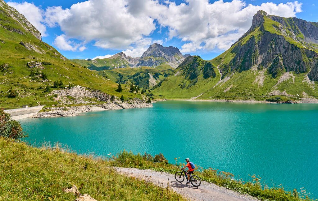 Elő a bringákat! Élmény-kerékpározás Ausztriában